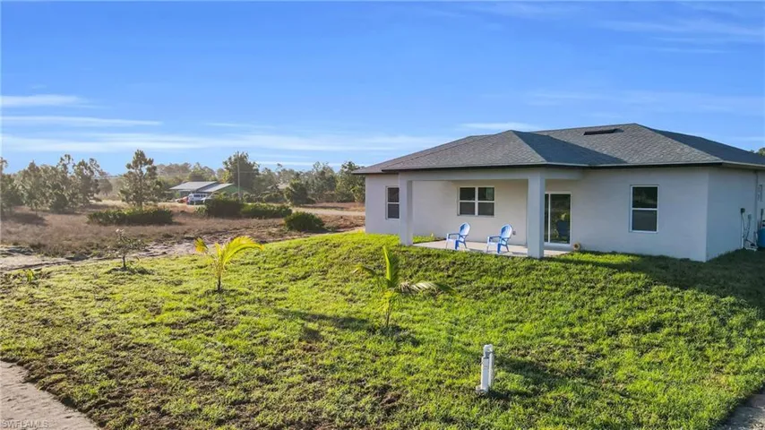 1109 Edgewood St E, Lehigh Acres, Florida 33974