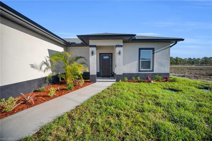 1109 Edgewood St E, Lehigh Acres, Florida 33974