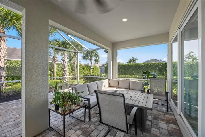 Large covered area for entertaining