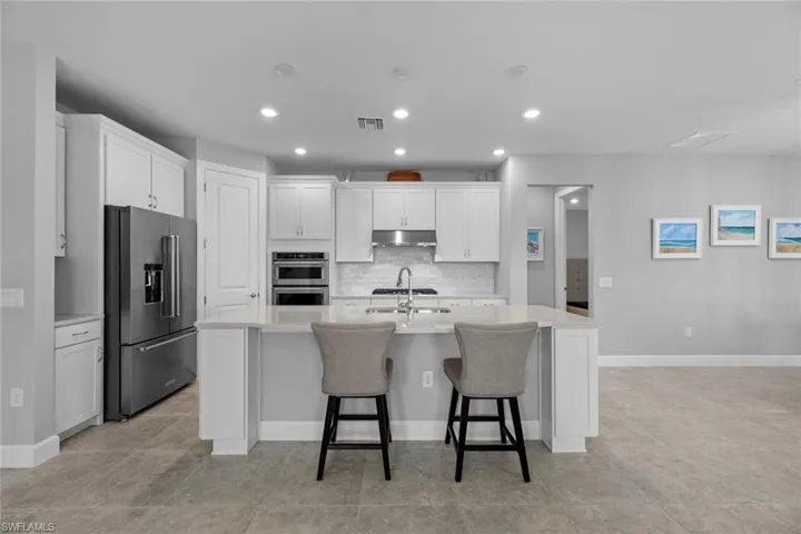 Light bright kitchen