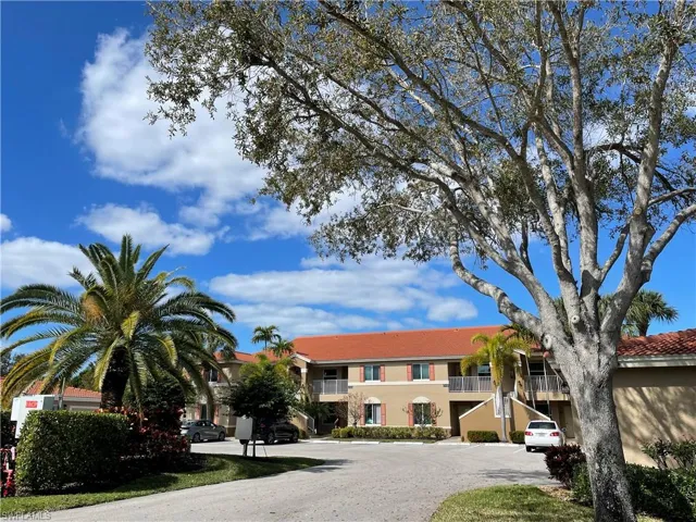 6900 Huntington Lakes CIR # 102, NAPLES FL 34119