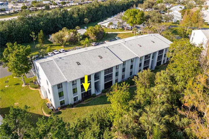 Birds eye view of property