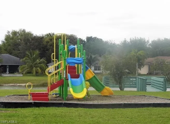 724 Grove Dr, Naples Fl 34120