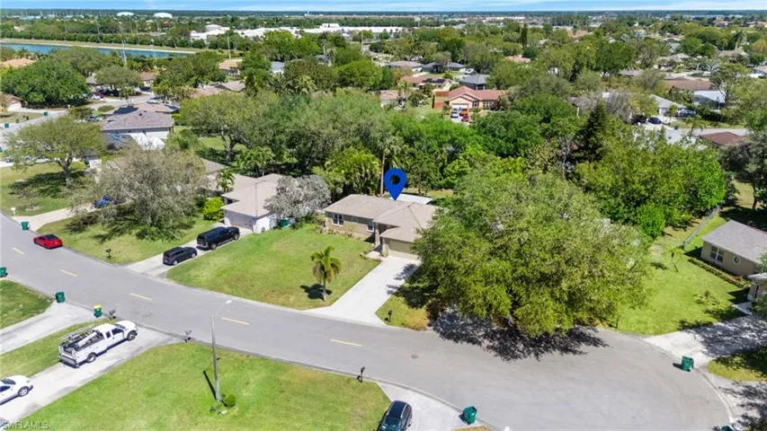 724 Grove Dr, Naples Fl 34120