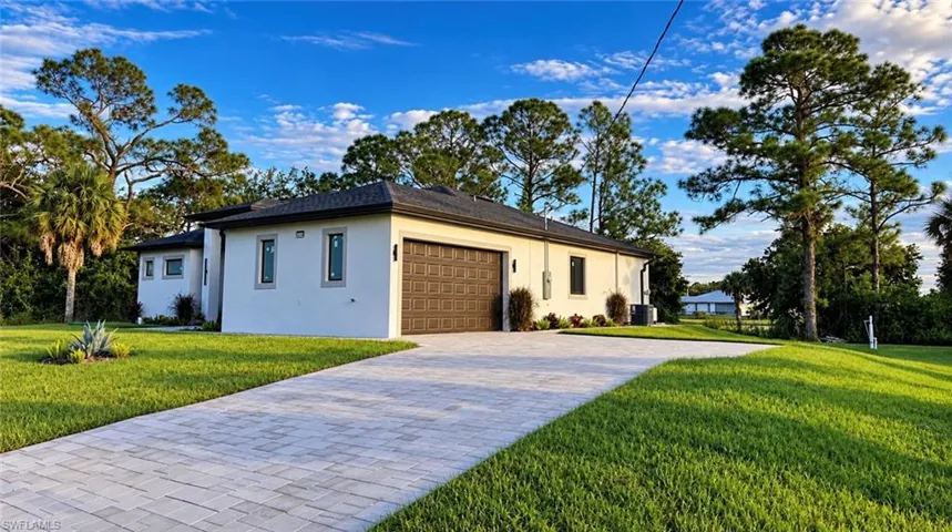2009 Dixie Way, Lehigh Acres, Florida 33972