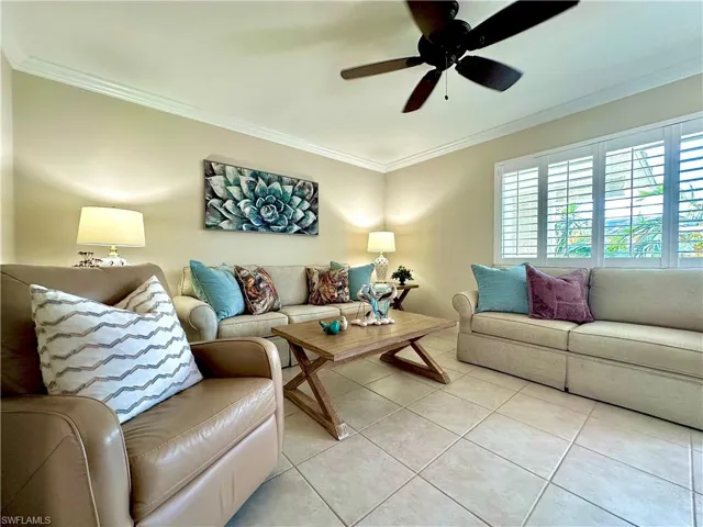 Open the plantation shutters and screen/glass door to bring in light to this bright open space. The south facing view overlooks one of the prettiest Courtyards in HLV