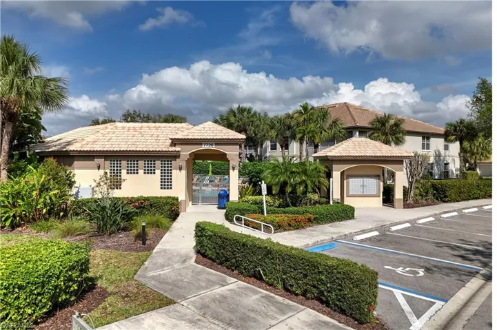 7750  Gardner  DR, Naples, FL 34109