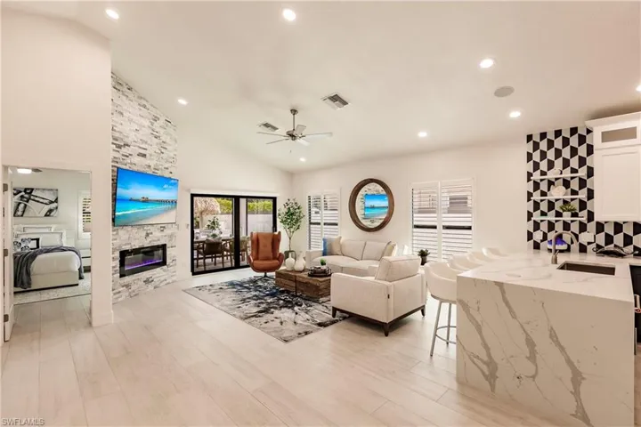 819  96th N AVE, Naples, FL 34108