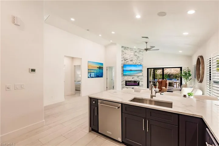 819  96th N AVE, Naples, FL 34108