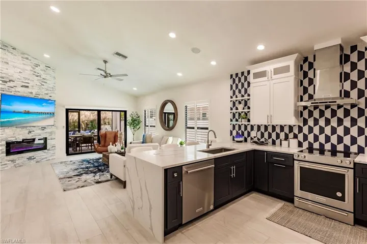 819  96th N AVE, Naples, FL 34108