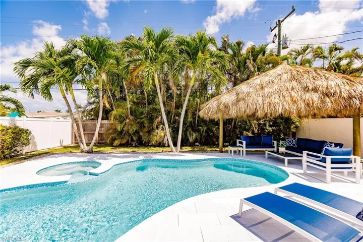 819  96th N AVE, Naples, FL 34108