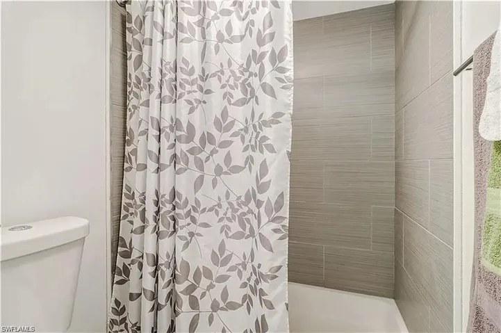 4033 Sandlewood Ln 3, Fort Myers, Florida 33907