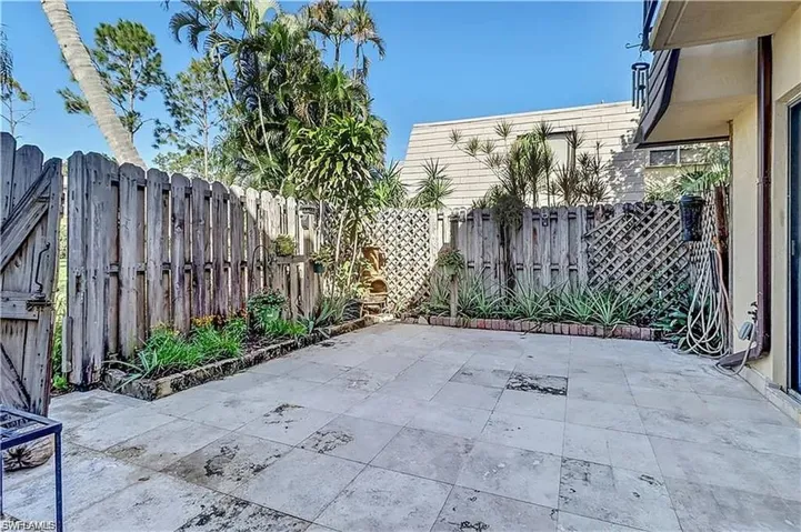 4033 Sandlewood Ln 3, Fort Myers, Florida 33907