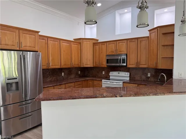 2712 25th St W, Lehigh Acres, Florida 33971