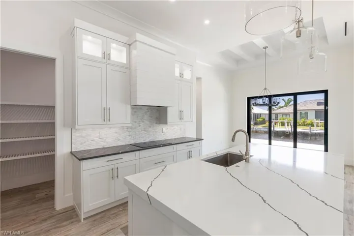 Walk in Pantry
