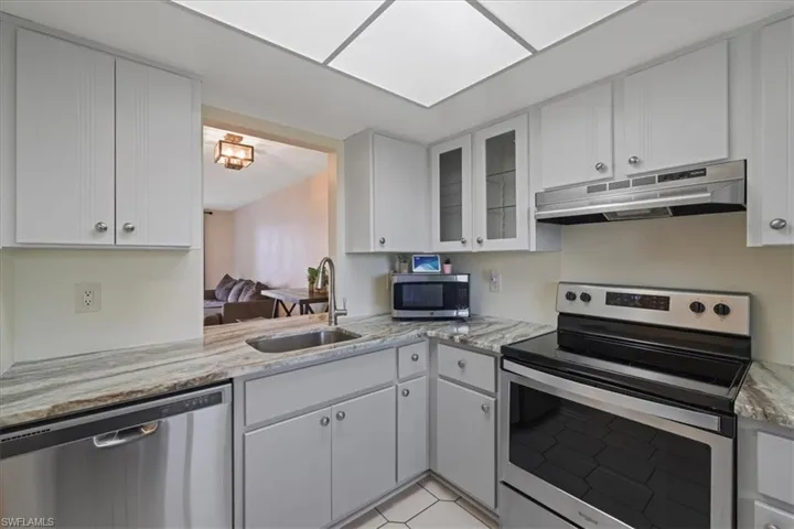503  Cape Coral W PKWY, Cape Coral, FL 33914