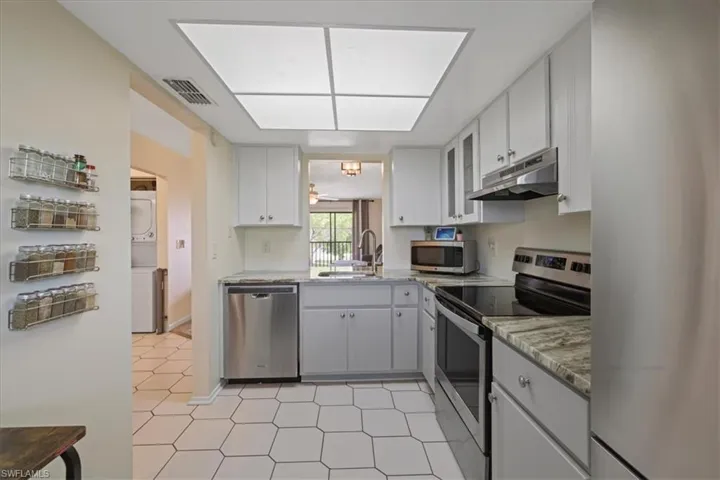 503  Cape Coral W PKWY, Cape Coral, FL 33914