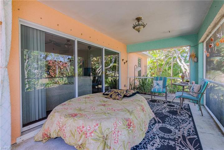 Screened Lanai Under Truss