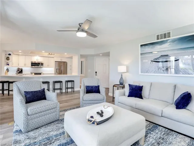661 Windsurf Ln # 104, Naples Fl 34108