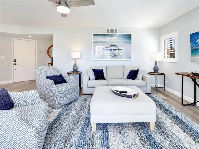 661 Windsurf Ln # 104, Naples Fl 34108