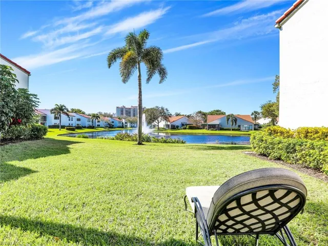 661 Windsurf Ln # 104, Naples Fl 34108