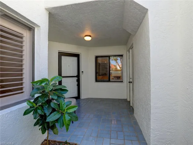 661 Windsurf Ln # 104, Naples Fl 34108