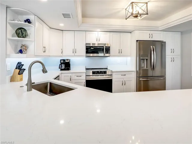 661 Windsurf Ln # 104, Naples Fl 34108