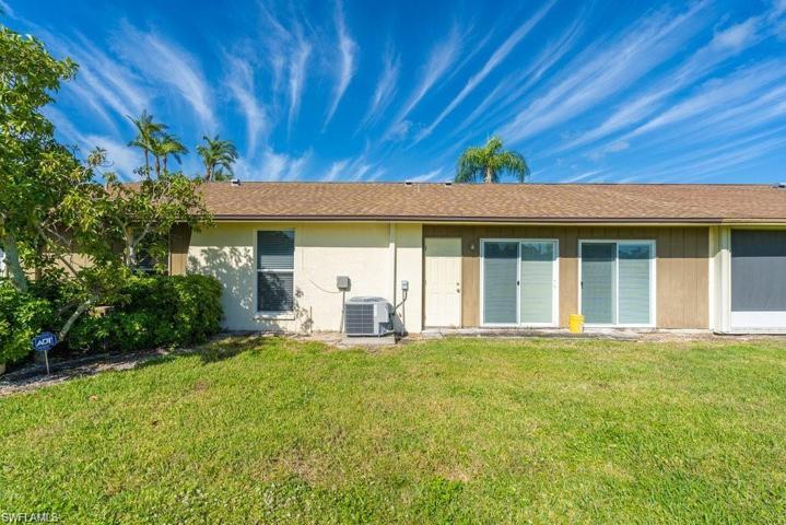 4692  Lakewood  BLVD, Naples, FL 34112
