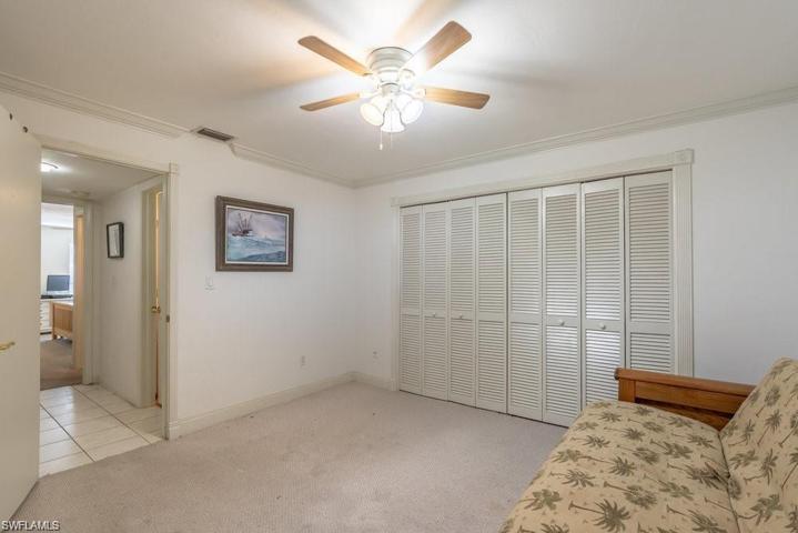 4692  Lakewood  BLVD, Naples, FL 34112