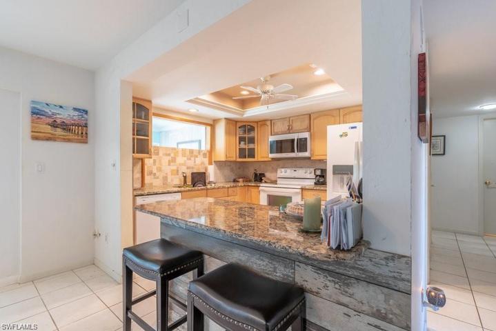 4692  Lakewood  BLVD, Naples, FL 34112