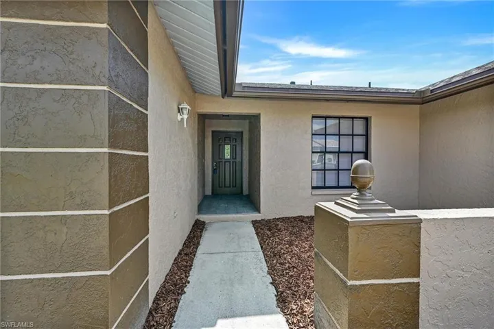 4707 Sw 8th Pl, Cape Coral, Florida 33914