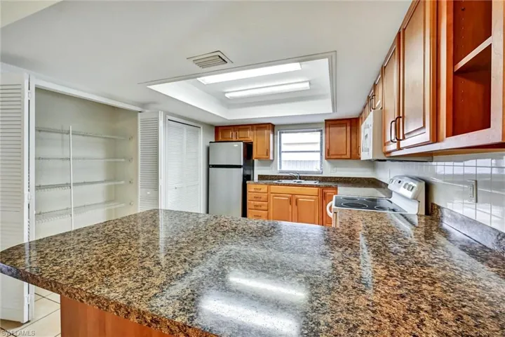 4707 Sw 8th Pl, Cape Coral, Florida 33914