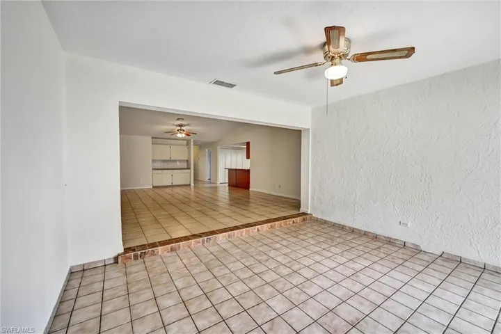 4707 Sw 8th Pl, Cape Coral, Florida 33914