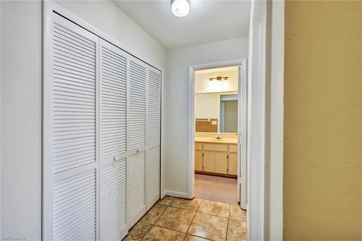 4707 Sw 8th Pl, Cape Coral, Florida 33914