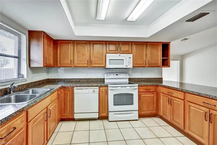 4707 Sw 8th Pl, Cape Coral, Florida 33914