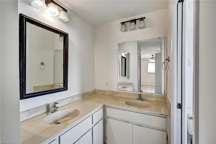 4707 Sw 8th Pl, Cape Coral, Florida 33914