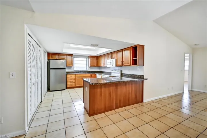 4707 Sw 8th Pl, Cape Coral, Florida 33914