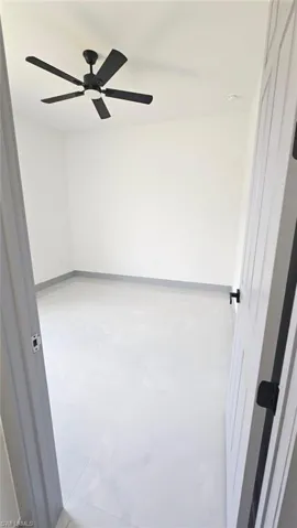 Empty room with ceiling fan