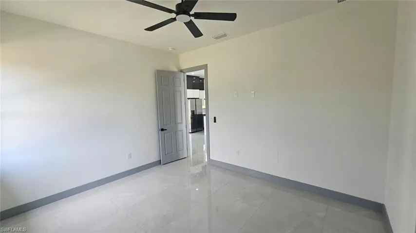 Empty room with ceiling fan