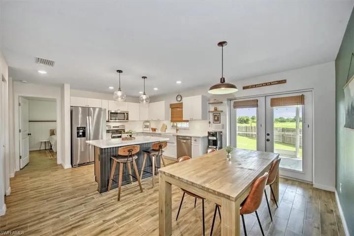3104 E Iris  CT, Labelle, FL 33935