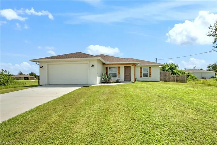 3104 E Iris  CT, Labelle, FL 33935