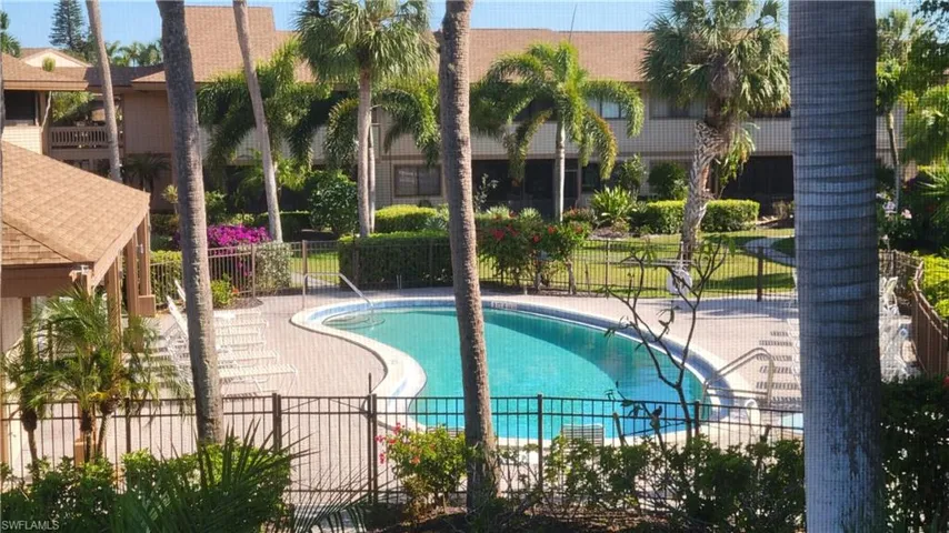 64  4th  ST, Bonita Springs, FL 34134