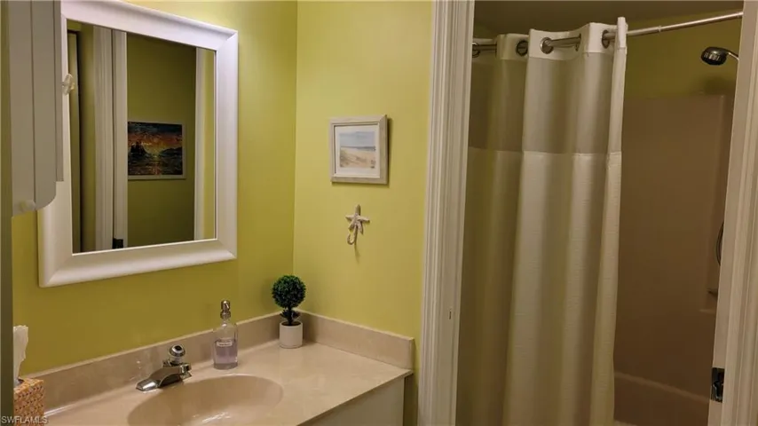 64  4th  ST, Bonita Springs, FL 34134