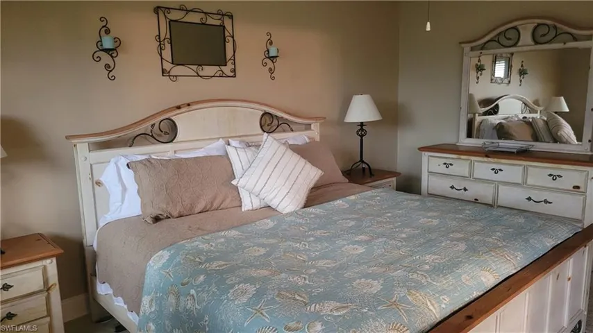 64  4th  ST, Bonita Springs, FL 34134