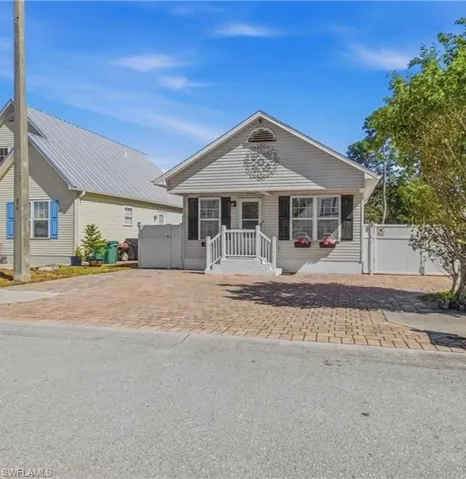 View of front of home featuring a porch