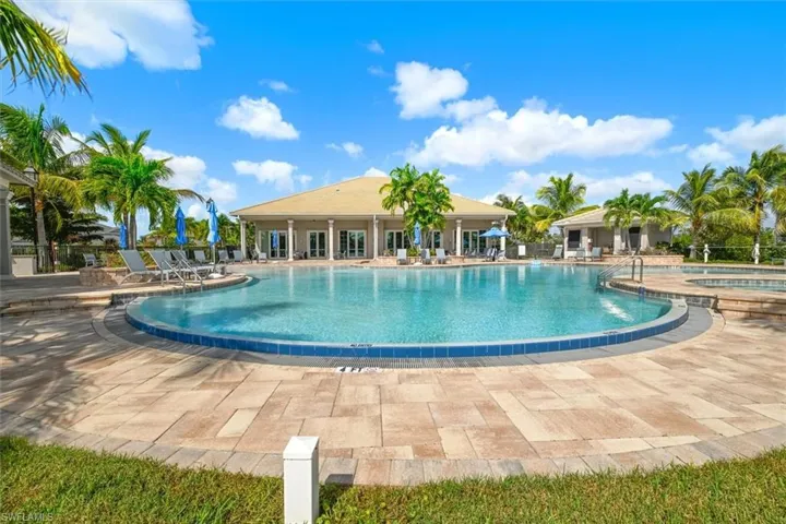 172 Indies Dr E 102, Naples, Florida 34114
