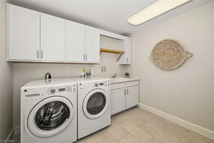172 Indies Dr E 102, Naples, Florida 34114