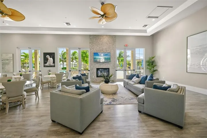 172 Indies Dr E 102, Naples, Florida 34114