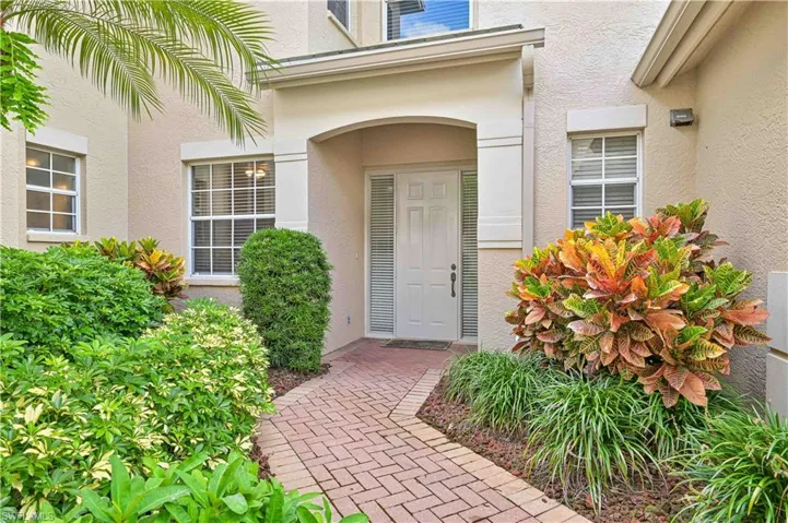 604  Vintage Reserve  LN, Naples, FL 34119