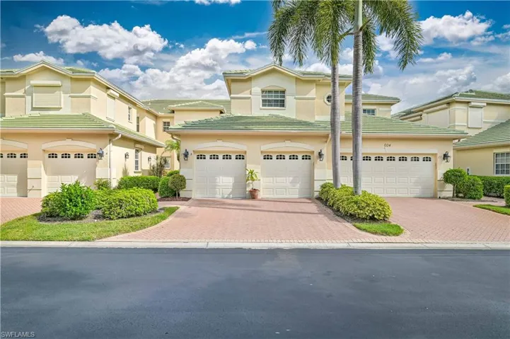 604  Vintage Reserve  LN, Naples, FL 34119